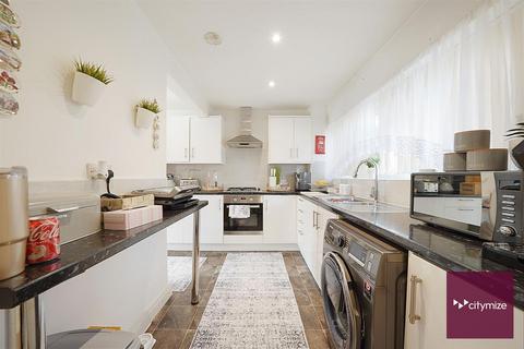 3 bedroom end of terrace house for sale, Manor Road, Dagenham