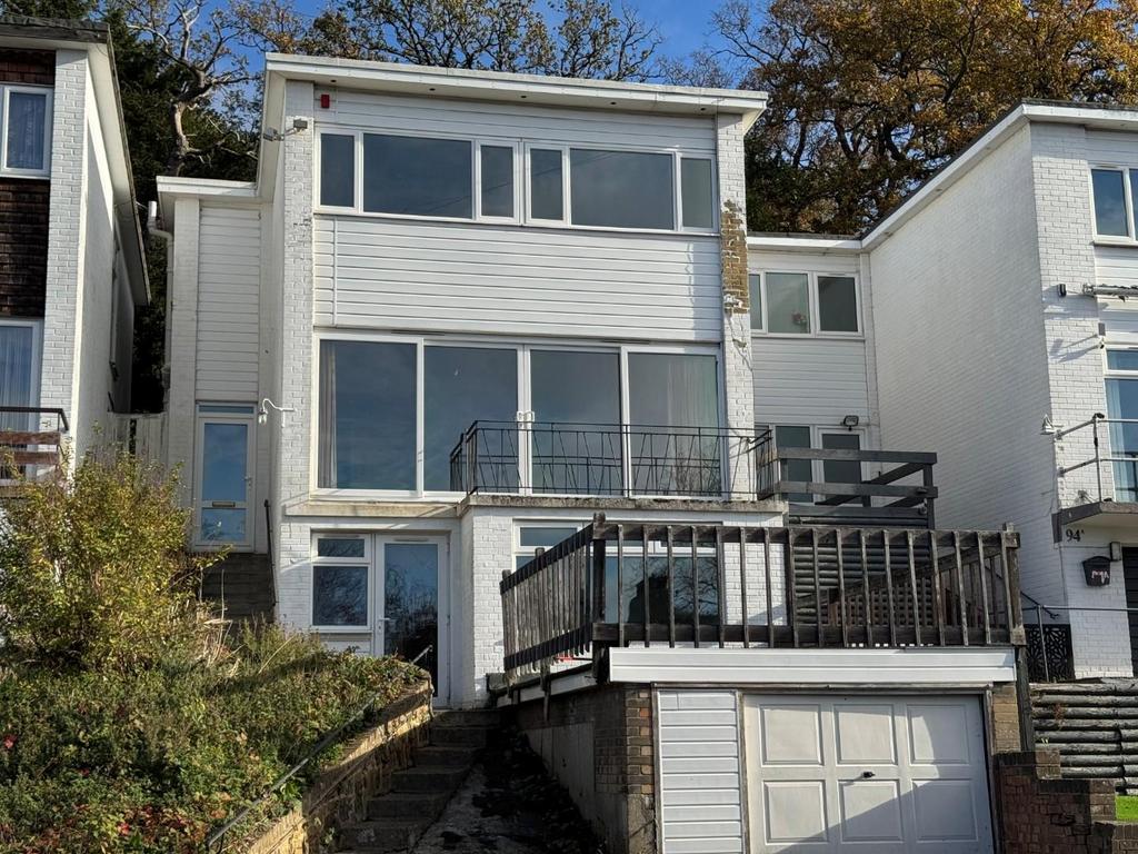 96 Madeira Avenue.jpg