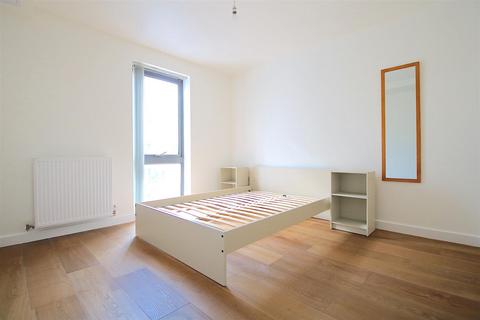 1 bedroom flat to rent, Abbott's Wharf, London E14