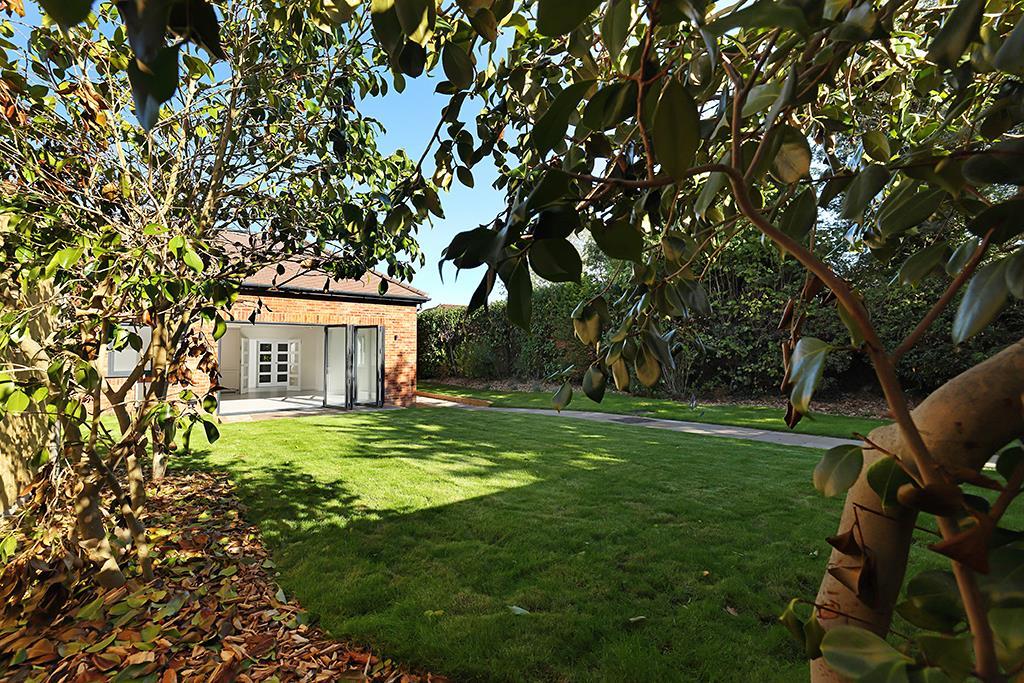 No.1-Kennel Close-Sept25-8184 2.jpg
