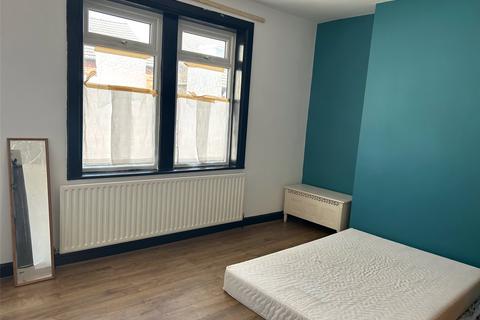 2 bedroom end of terrace house to rent, The Hill, Nottingham NG17