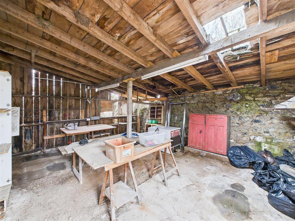 Garage / Workshop