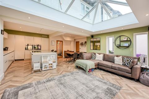 undefined, 16 Knights Avenue, Tettenhall, Wolverhampton, WV6 9QA
