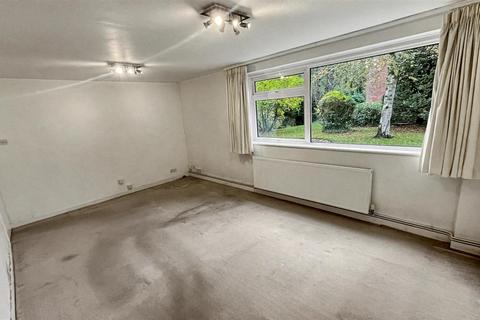 undefined, Salisbury Close, Birmingham B13