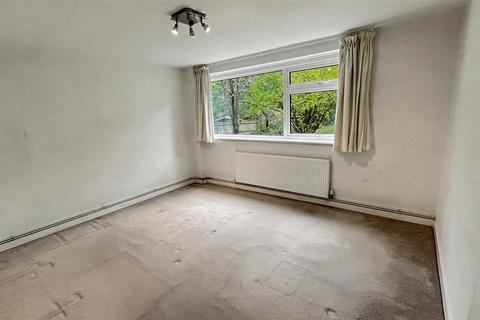 undefined, Salisbury Close, Birmingham B13