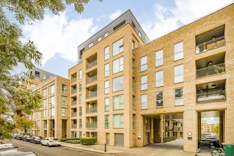 Thomas Road, London E14