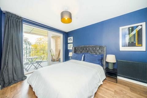 undefined, Thomas Road, London E14