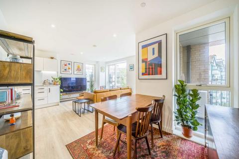 undefined, Thomas Road, London E14