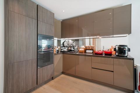 2 bedroom apartment to rent, High Street, London, N8