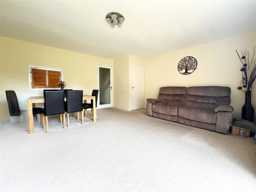 Living/Dining Room