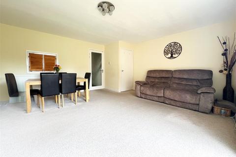 3 bedroom end of terrace house for sale, Woodgreen Walk, Leicester, LE4