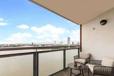 1 bedroom flat for sale, Orion Point, Crews Street, Canary Wharf, E14