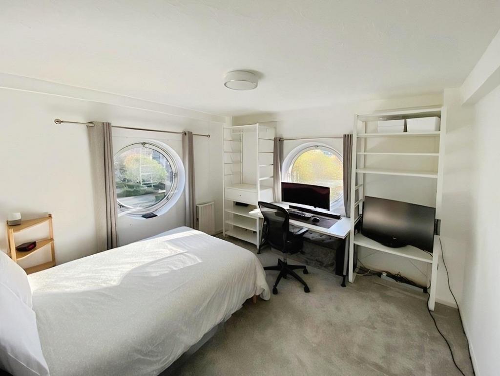 Bc346ef3-bedroom 203.jpg