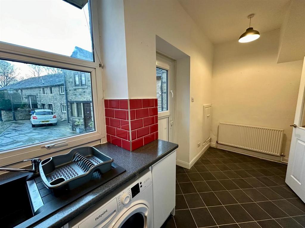 13 high street 2.jpg
