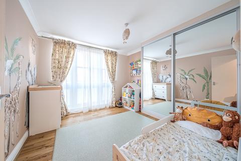 2 bedroom apartment for sale, Westow Street, London