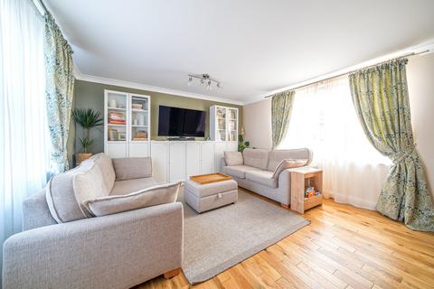 2 bedroom apartment for sale, Westow Street, London