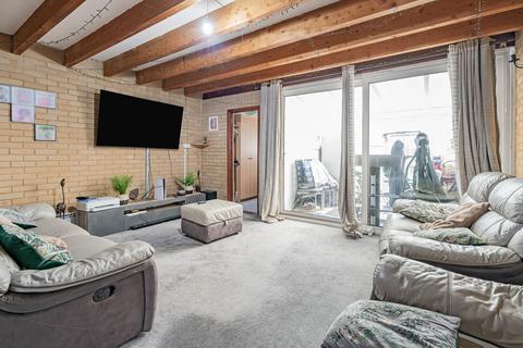 3 bedroom terraced house for sale, Daniells, Welwyn Garden City, Hertfordshire, AL7