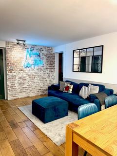 2 bedroom apartment to rent, Garden apartment -Ashley Road, Boscombe