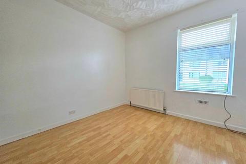 2 bedroom terraced house to rent, Meadowhall Road, Rotherham, S61 2JW