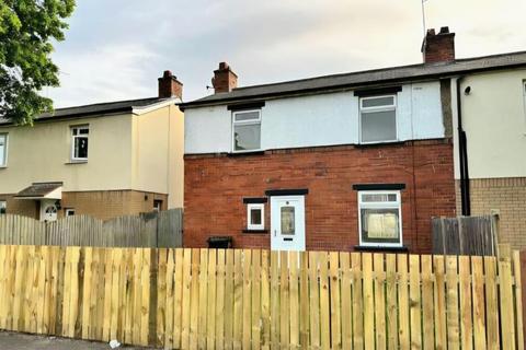 3 bedroom semi-detached house to rent, Chequer Avenue, Doncaster