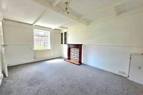 3 bedroom semi-detached house to rent, Chequer Avenue, Doncaster