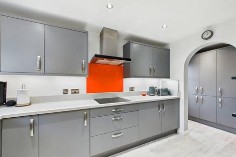 4 bedroom detached house for sale, Ashworth Road, Pontefract