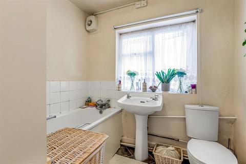 1 bedroom flat for sale, Gosterwood Street, London SE8