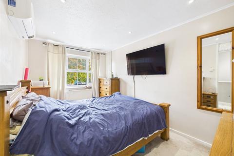 undefined, Carrol Grove, Cheltenham, Gloucestershire, GL51