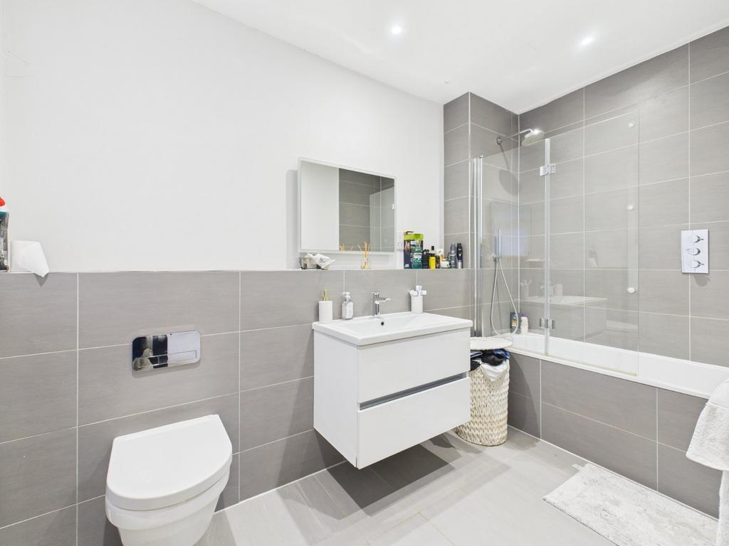 En Suite Bathroom