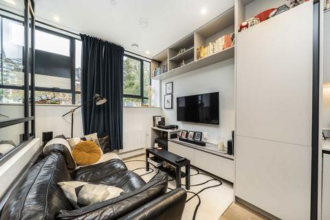 undefined, Balham High Road, London SW12