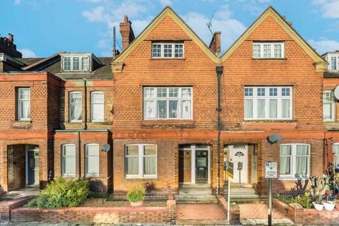 Hillside Road, London SW2
