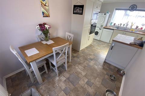 1 bedroom detached house to rent, Merrie Gardens, Sandown