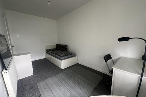 undefined, HOUSE SHARE | Henchman Street | London