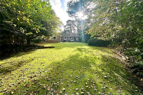 4 bedroom bungalow for sale, Pine Drive, St. Ives, Ringwood, BH24