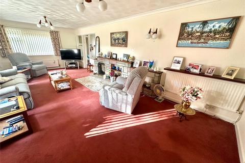 4 bedroom bungalow for sale, Pine Drive, St. Ives, Ringwood, BH24