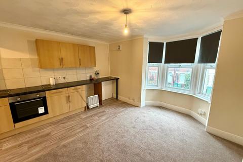 1 bedroom flat to rent, Romsey Road, Southampton SO16