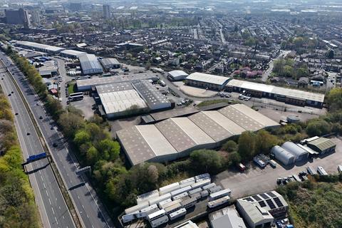 Warehouse to rent, Lynwell Rd Manchester M30 9QG
