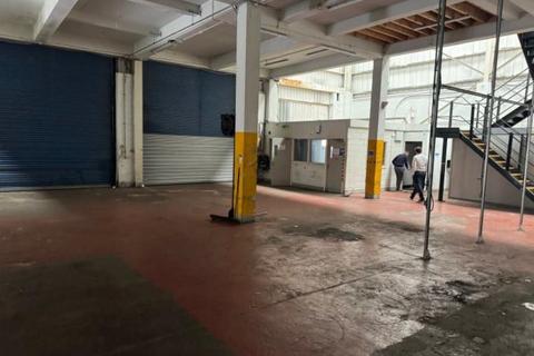 Warehouse to rent, Mosley Rd Manchester M17 1RJ