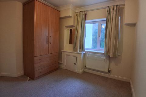 2 bedroom flat to rent, Napoleons Landing, Esplanade, Sandown