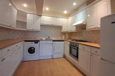 2 bedroom flat to rent, Napoleons Landing, Esplanade, Sandown
