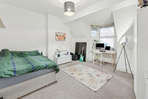 undefined, Cobourg Road, London SE5