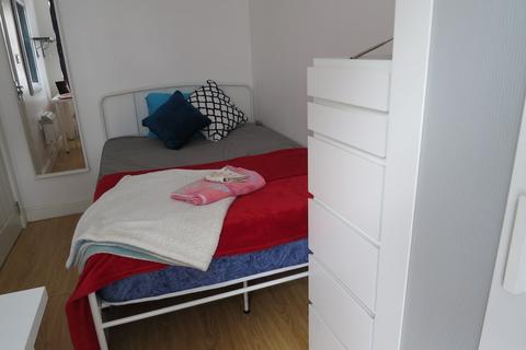 5 bedroom house to rent, Churchview Court, North Road, Nottingham NG2