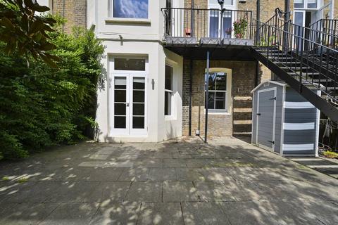 3 bedroom flat to rent, Sutherland Avenue, Little Venice, London, W9