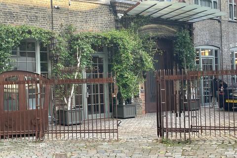 undefined, Belmont Street, London, London