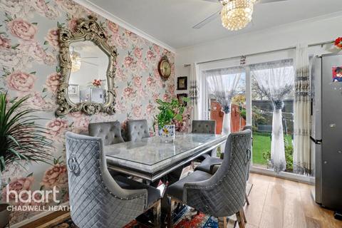 3 bedroom terraced house for sale, Grosvenor Road, Dagenham
