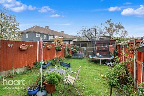 3 bedroom terraced house for sale, Grosvenor Road, Dagenham