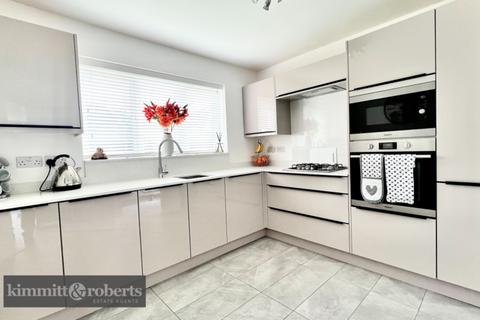 4 bedroom detached house to rent, Kingston Mews, Houghton Le Spring, Tyne & Wear, DH4