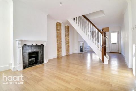 3 bedroom terraced house to rent, Berridge Road, SHEERNESS