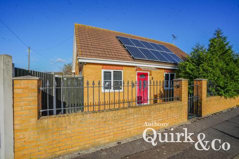 4 bedroom detached house for sale, Birch Close, Canvey Island, SS8
