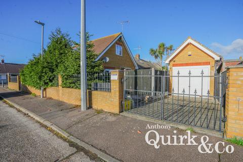 4 bedroom detached house for sale, Birch Close, Canvey Island, SS8
